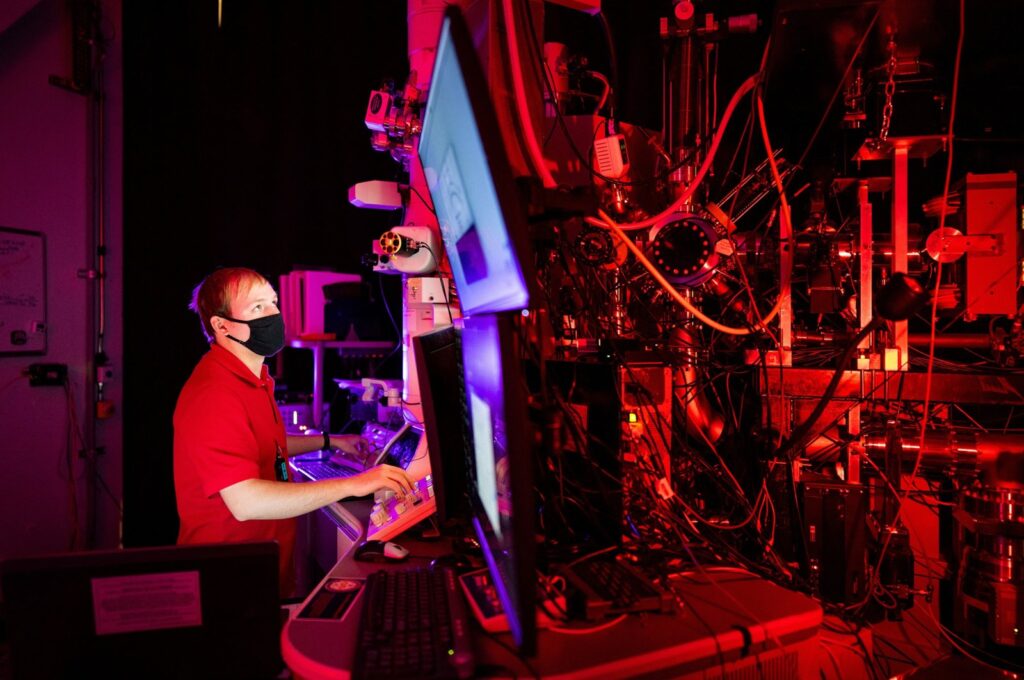 Researcher Ryan Schoell of Sandia National Laboratories uses a specialized transmission electron microscope technique to study fatigue cracks at the nanoscale, in New Mexico, U.S., Nov. 16, 2022. (Reuters Photo)