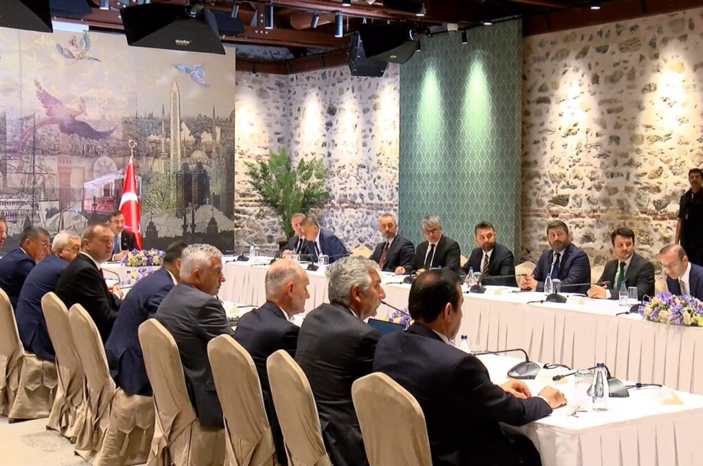 Vice President Cevdet Yılmaz chairs a meeting with private sector executives in Istanbul, Türkiye, July 21, 2023. (DHA Photo)