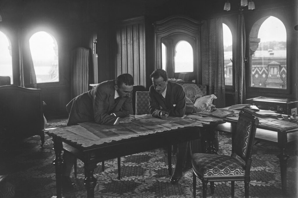 Turkish delegates attend the negotiations of the Treaty of Lausanne, in Lausanne, Switzerland in this undated photo. (Reuters Photo)