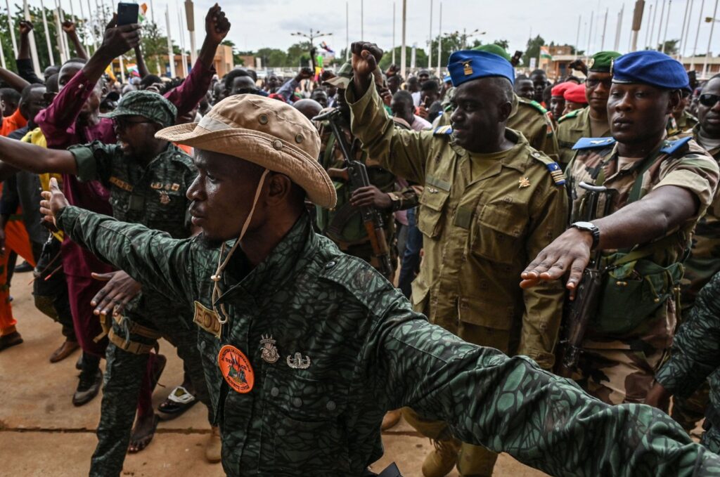 Members of Niger's military junta is greeted by pro-coup supporters in Niamey, Niger, Aug. 6, 2023. (AFP Photo)
