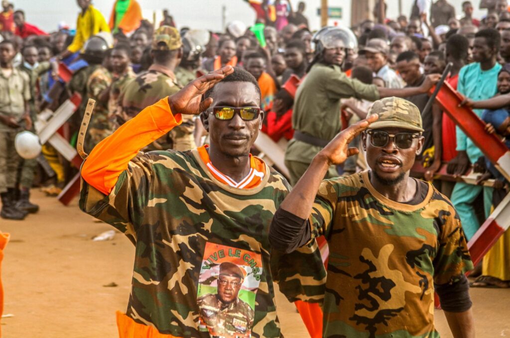 Niger's junta supporters take part in a demonstration in front of a French army base in Niamey, Niger, Aug. 11, 2023. (Reuters Photo)