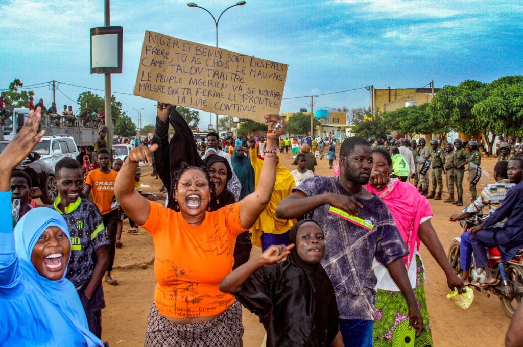 Niger's junta supporters take part in a demonstration in front of a French army base, Niamey, Niger, Aug. 11, 2023. (Reuters Photo)
