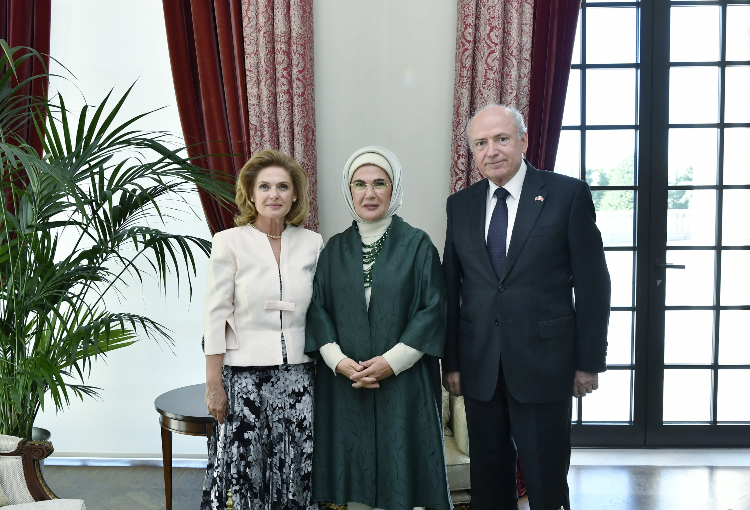 288892 First lady Emine Erdoğan poses with Albanian Ambassador to Ankara Kastriot Robo (R) and his wife Teuta Robo at the Presidential Complex, Ankara, Türkiye, Aug. 24, 2023. (AA Photo)