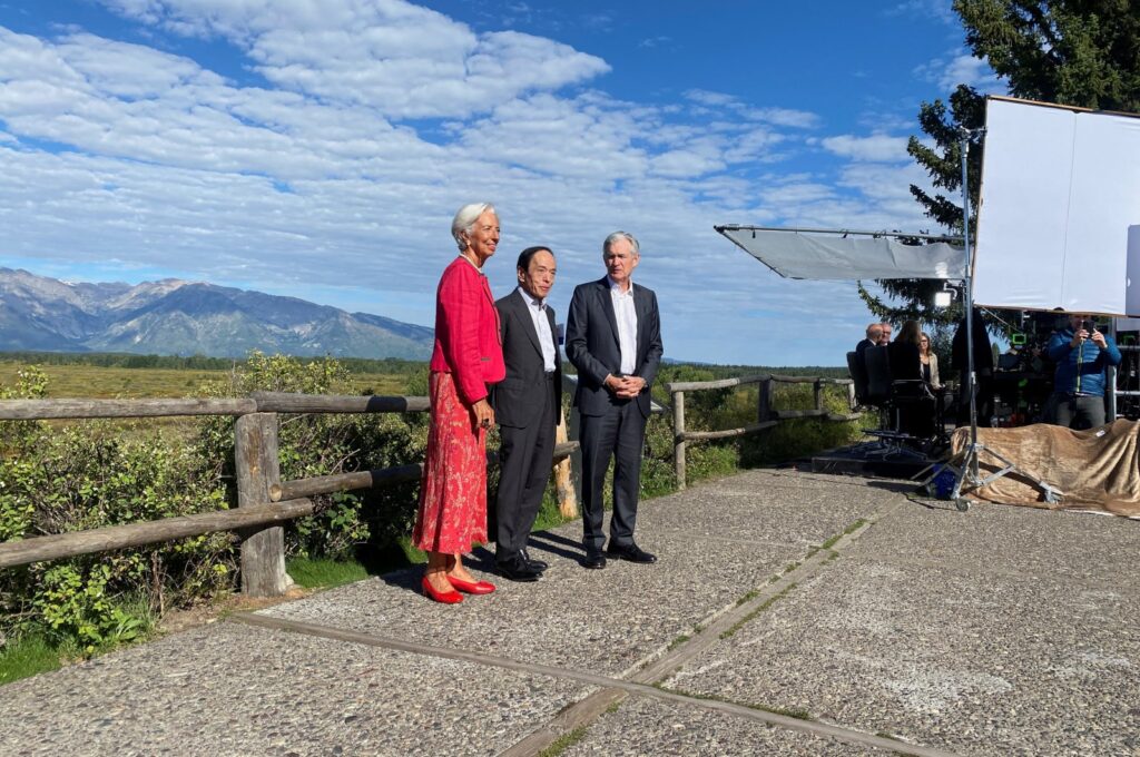 Federal Reserve Chair Jerome Powell, European Central Bank President Christine Lagarde and Bank of Japan Governor Kazuo Ueda take a break outside while attending the Kansas City Federal Reserve Bank's annual Economic Policy Symposium in Jackson Hole, Wyoming, U.S., Aug. 25, 2023. (Reuters Photo)