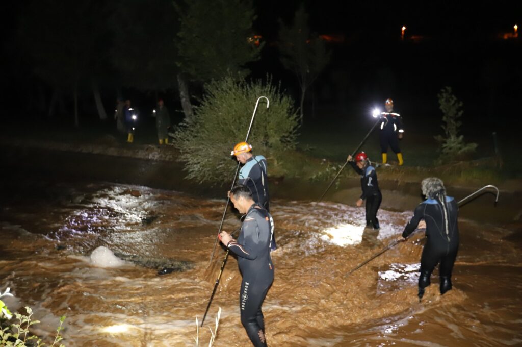 Rescue teams during a search operation in flood-hit Aksaray, Türkiye, Sep. 4, 2023. (AA Photo)
