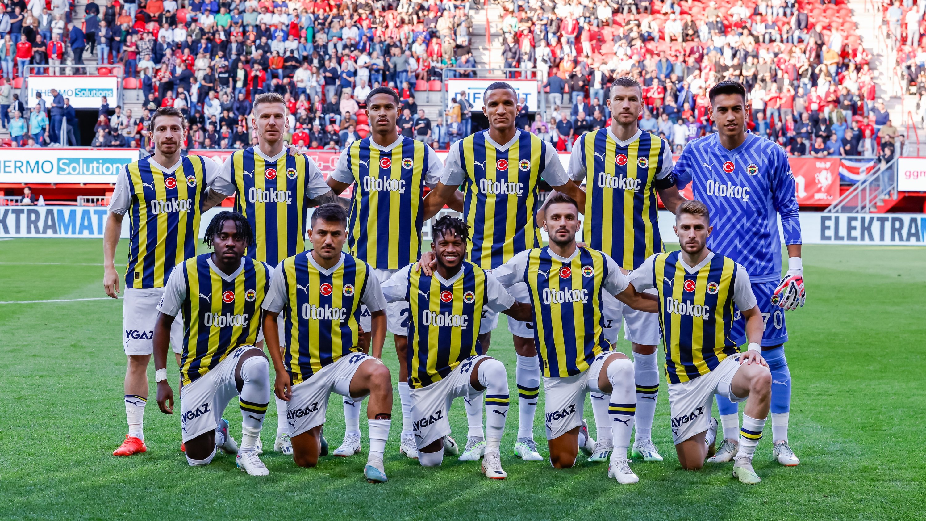 291168 Fenerbahçe players pose for a team photo prior to the UEFA Europa Conference League playoff round match against FC Twente at de Grolsch Veste, Enschede, Netherlands, Aug. 31, 2023. (Getty Images Photo)