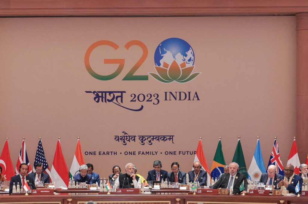 India's Prime Minister Narendra Modi (C) along with world leaders attends the closing session of the G20 Leaders' Summit in New Delhi, India, Sept. 10, 2023. (AFP Photo)