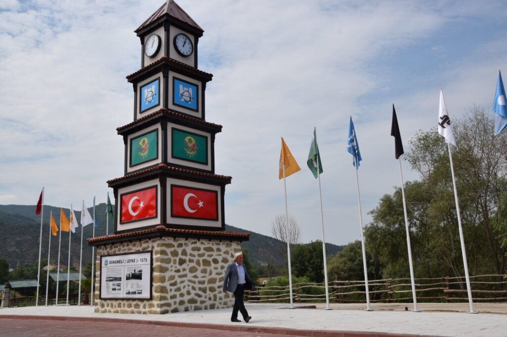 The "Turkish Domination in Osmaneli" monument is seen on the banks of the Sakarya River, Bilecik, northwestern Türkiye, Sept. 13, 2023. (AA Photo)