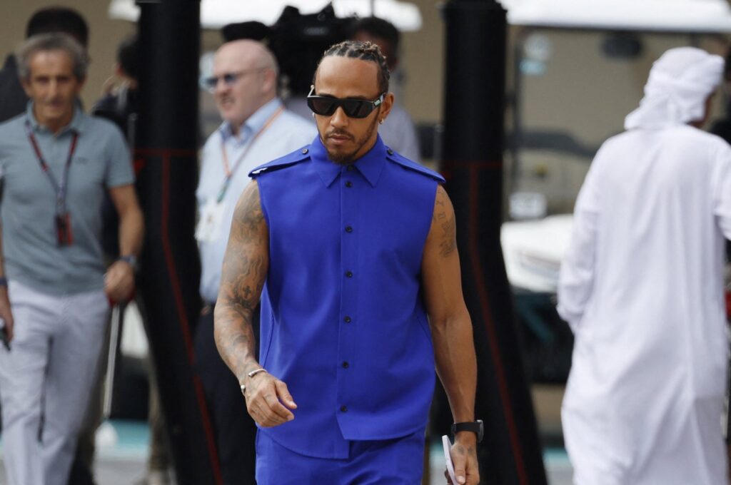Mercedes' Lewis Hamilton arrives ahead of Abu Dhabi Grand Prix practice at the Yas Marina Circuit, Abu Dhabi, UAE, Nov. 24, 2023. (Reuters Photo)