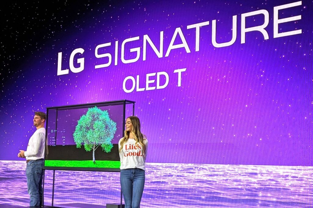 The new LG Signature OLED T TV, a transparent television, is presented at the Consumer Electronics Show (CES) in Las Vegas, Nevada, U.S., Jan. 8, 2024. (AFP Photo)