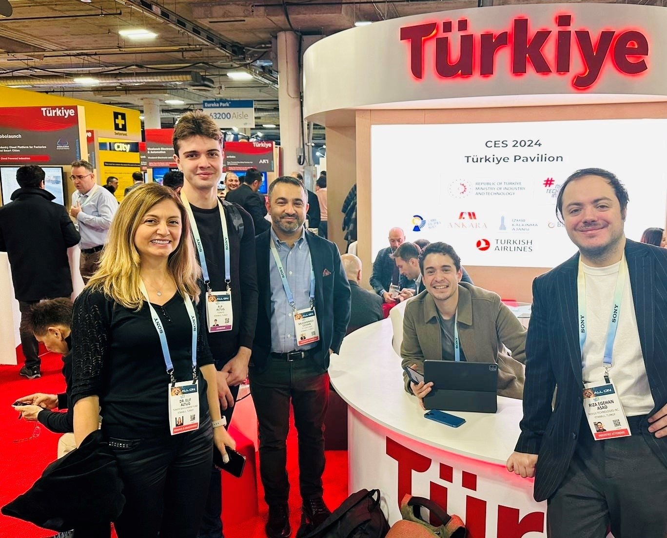 309800 TT Ventures General Manager Muhammed Özhan (C) poses with representatives of Turkish startups during CES 2024 in Las Vegas, U.S., Jan. 10, 2024. (IHA Photo)