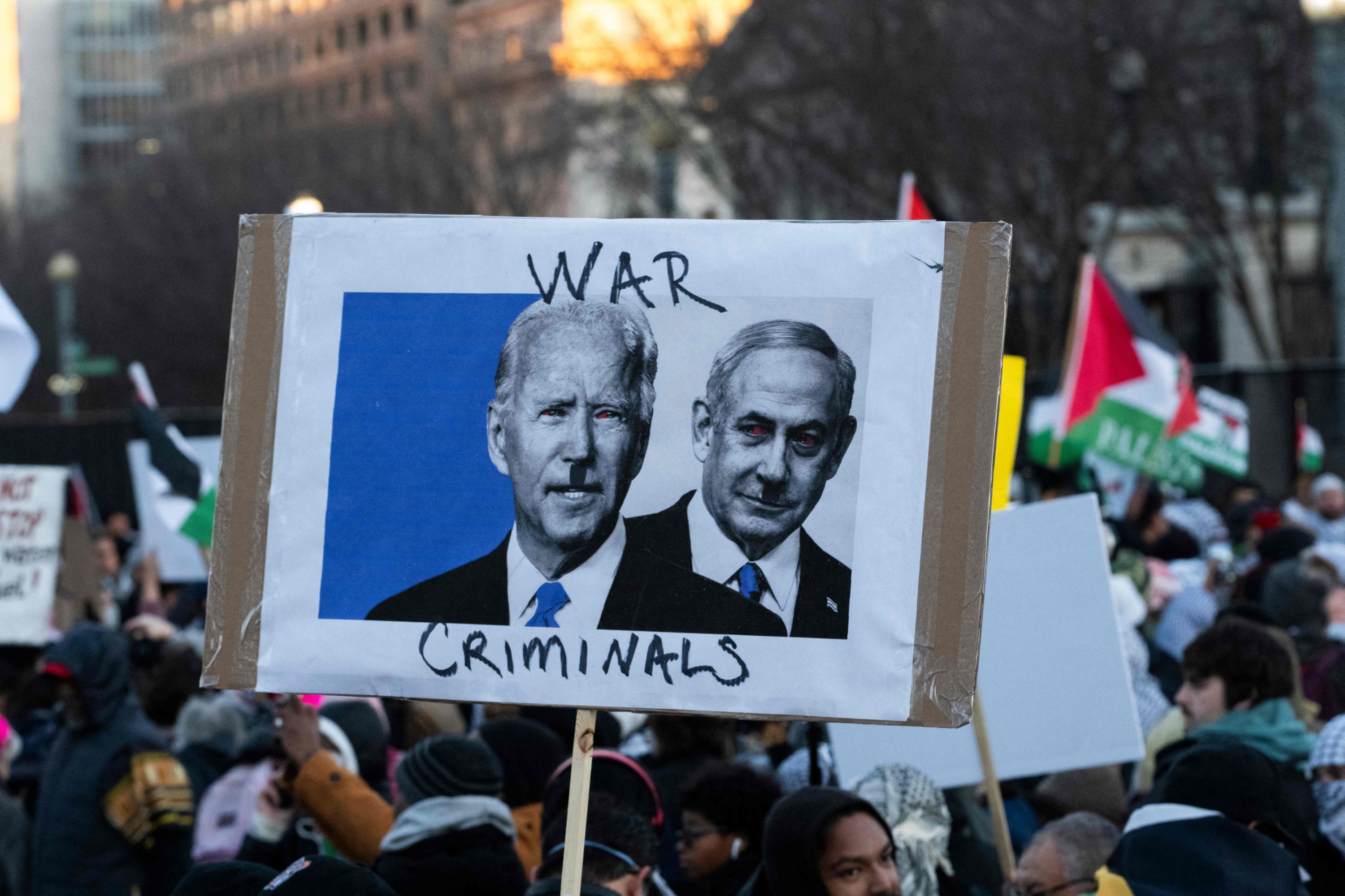 310076 Pro-Palestinian demonstrators march to the White House in Washington, D.C., U.S., Jan. 13, 2024. (AFP Photo)