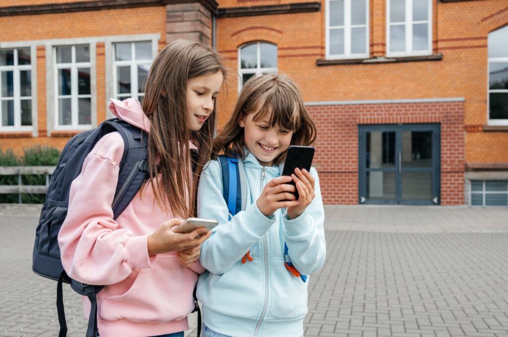 The study found that 67% of primary school students, 64% of middle school students and 89% of high school students reported using tablets and smartphones. (Getty Images)
