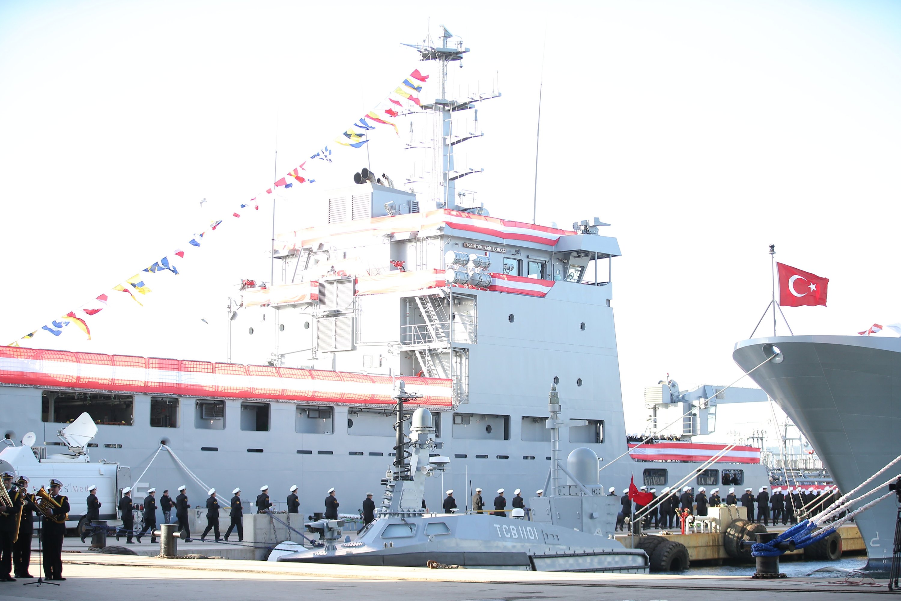 311073 The armed unmanned surface vessel (AUSV) Marlin (C) is seen during a ceremony to deliver new sea platforms to the Turkish navy, in Yalova, northwestern Türkiye, Jan. 19, 2024. (AA Photo)