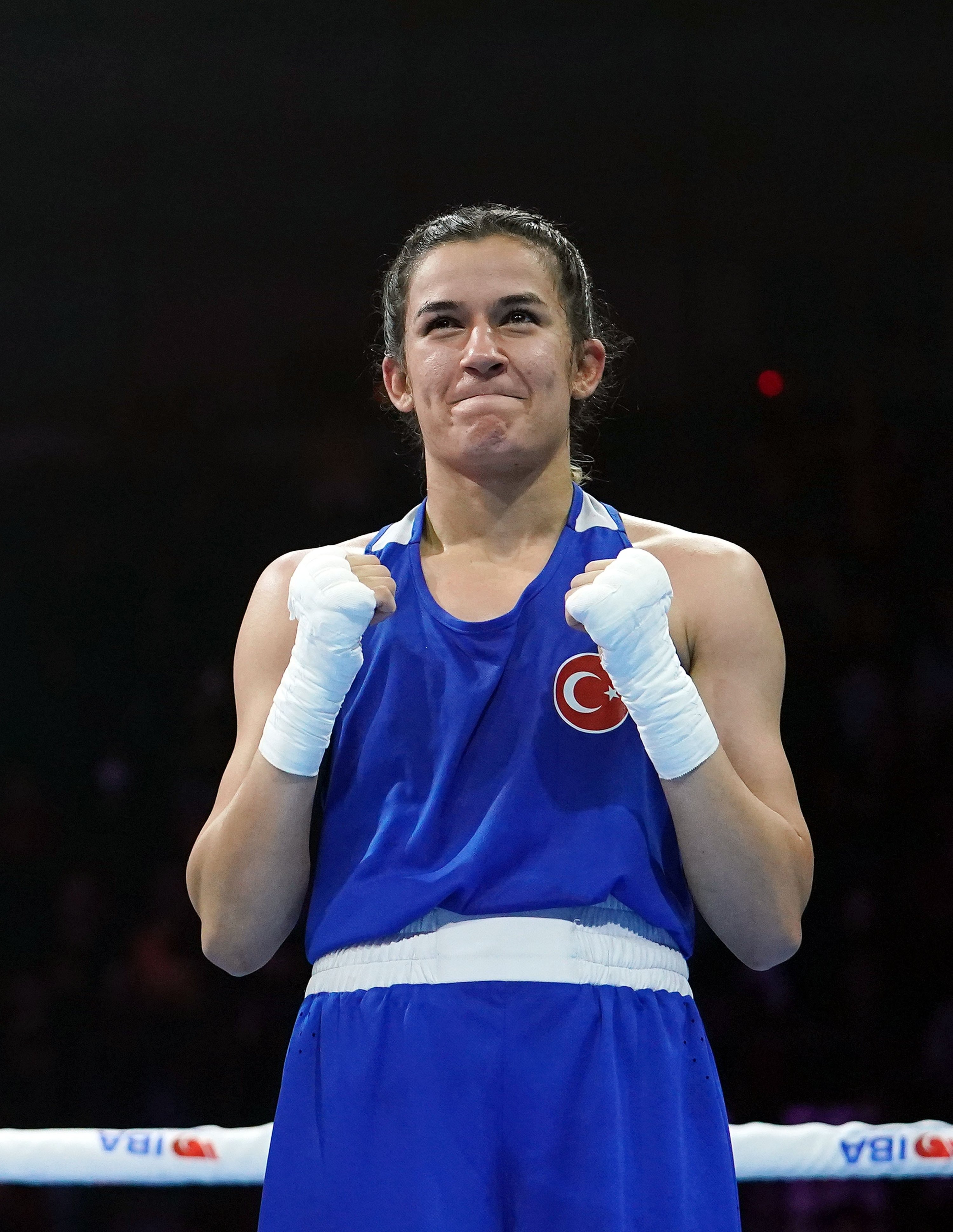 311665 Hatice Akbaş celebrates after winning the World Championships, Istanbul, Türkiye, May 19, 2022. (IHA Photo)