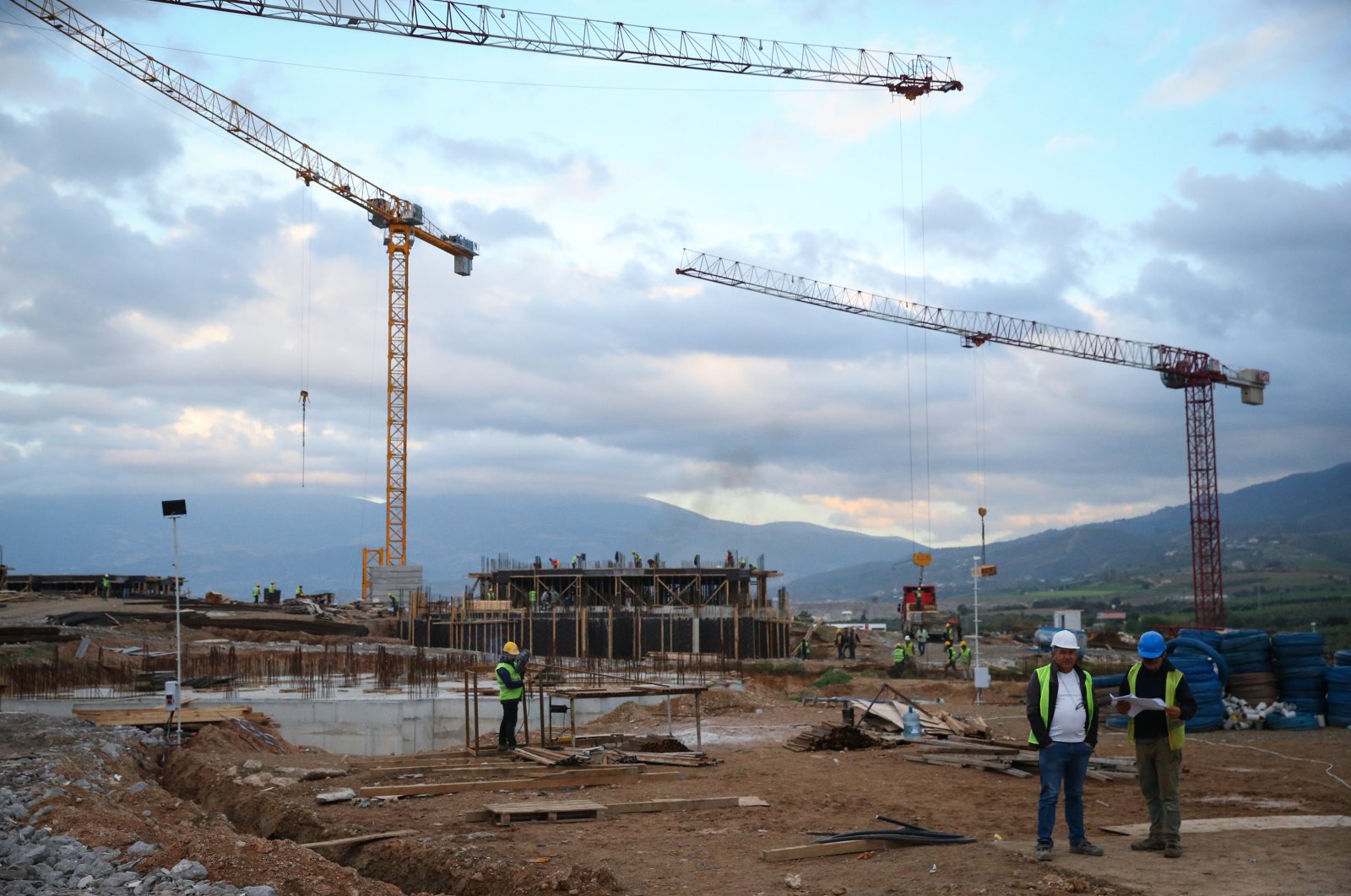 An aerial view of the ongoing construction of new residence units in quake-hit Hatay, southeastern Türkiye, Dec. 31, 2023. (AA Photo)