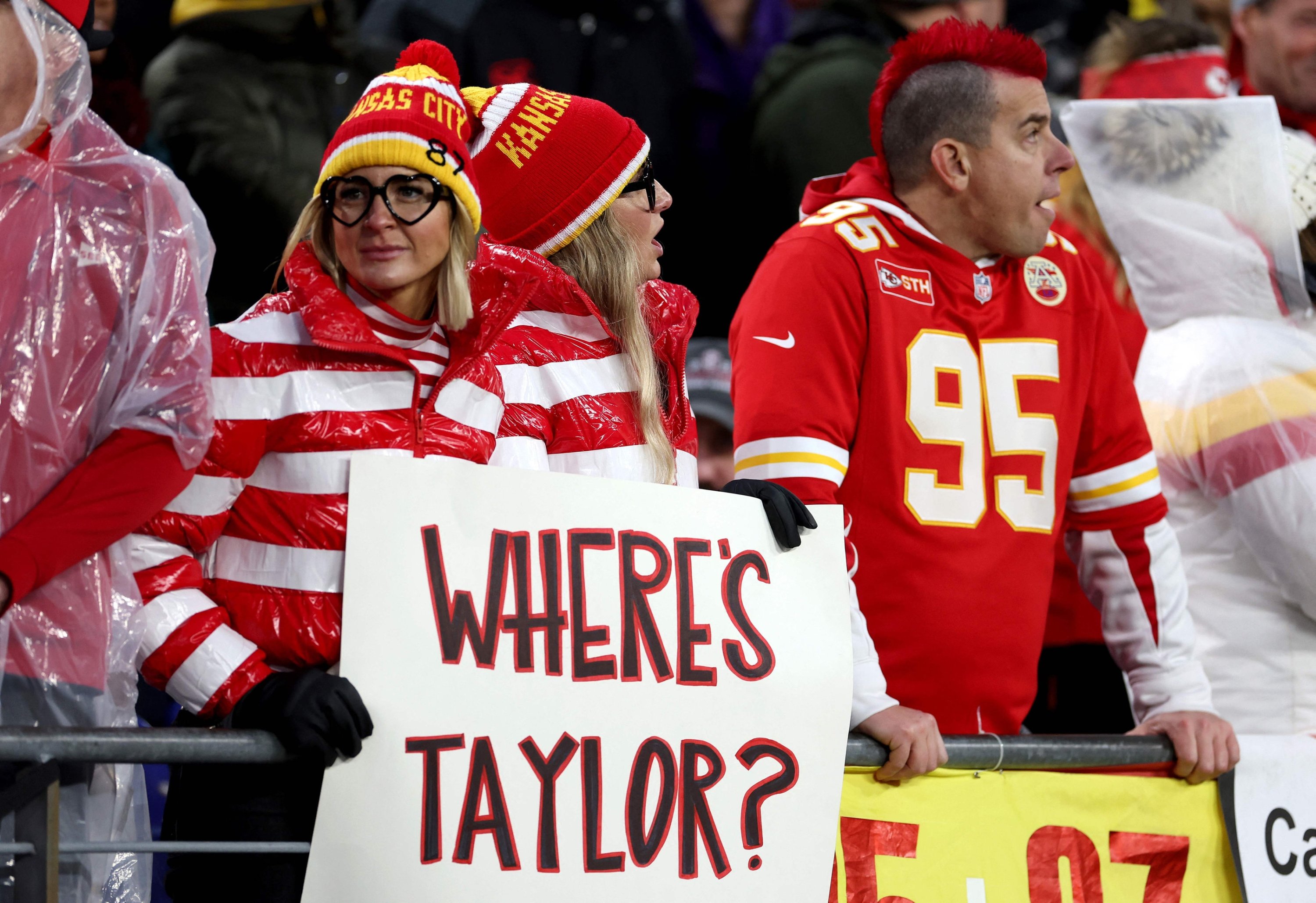 312535 A fan displays a sign for Taylor Swift during the third quarter in the AFC Championship Game at M&T Bank Stadium, Baltimore, U.S., Jan. 28, 2024. (AFP Photo)