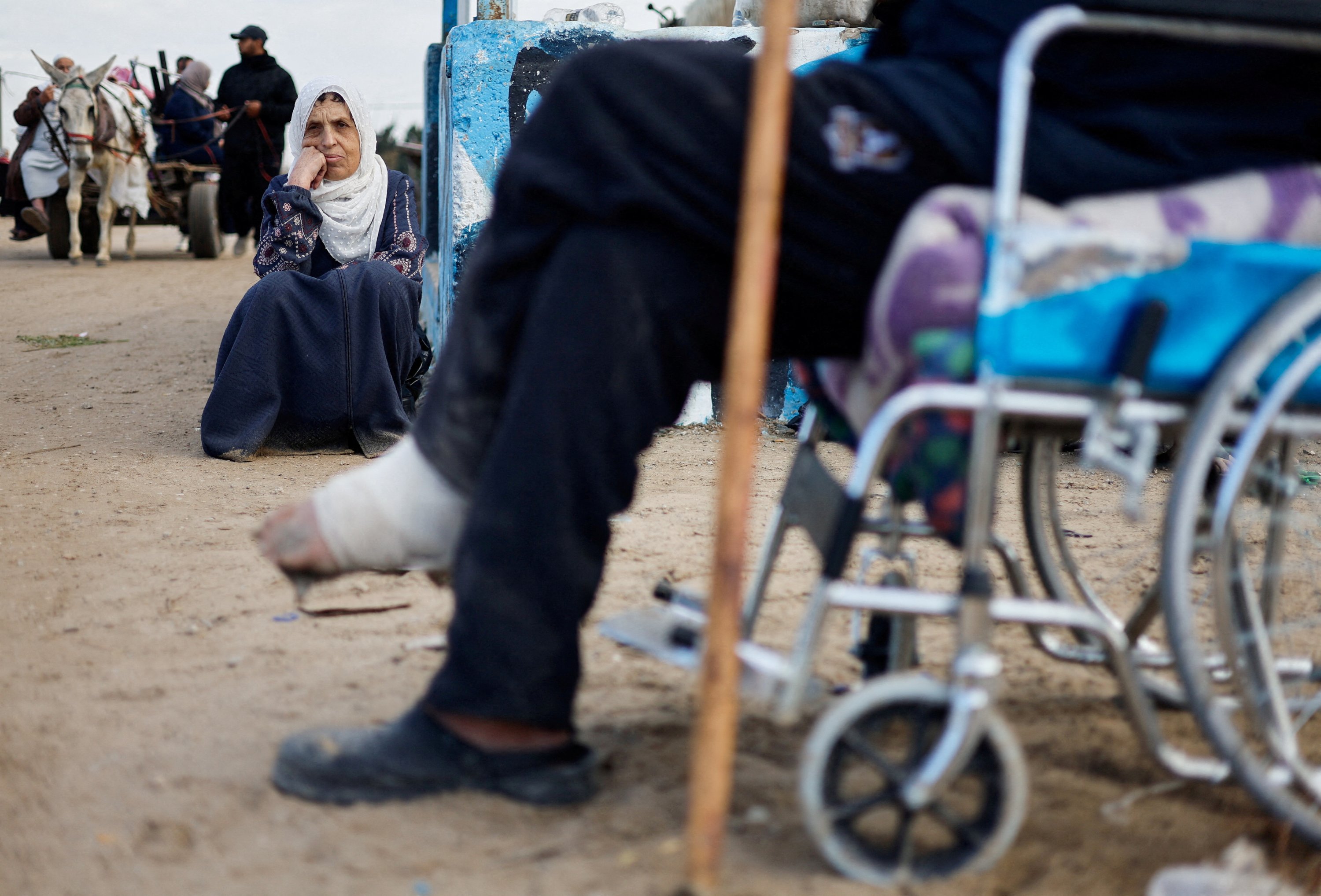 315477 Palestinian patients rest as they arrive in Rafah after they were evacuated from Nasser hospital in Khan Younis, southern Gaza Strip, Palestine, Feb. 15, 2024. (Reuters Photo)