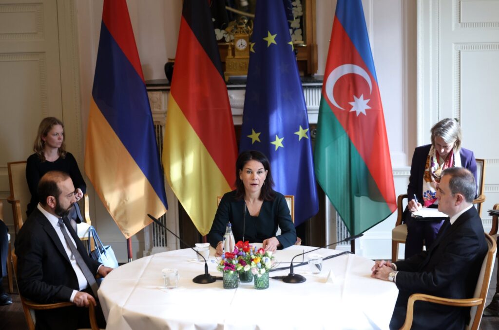 German Foreign Minister Annalena Baerbock (Center), Armenian Minister of Foreign Affairs Ararat Mirzoyan (Left) and Azerbaijan's Foreign Minister Jeyhun Bayramov (Right) sit together at a news conference during a meeting on the occasion of peace talks between Armenia and Azerbaijan at the Villa Borsig venue of the Foreign Ministry in Berlin, Germany, Feb. 28, 2024. (EPA Photo)