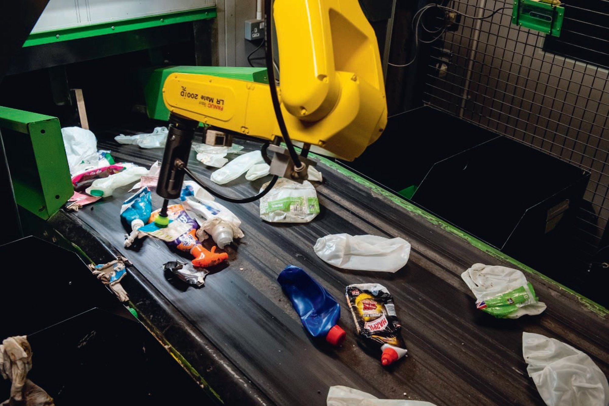 319804 FANUC and Recycleye are partnering to deploy an AI-powered robotic waste-picking system. (Courtesy of Recycleye)