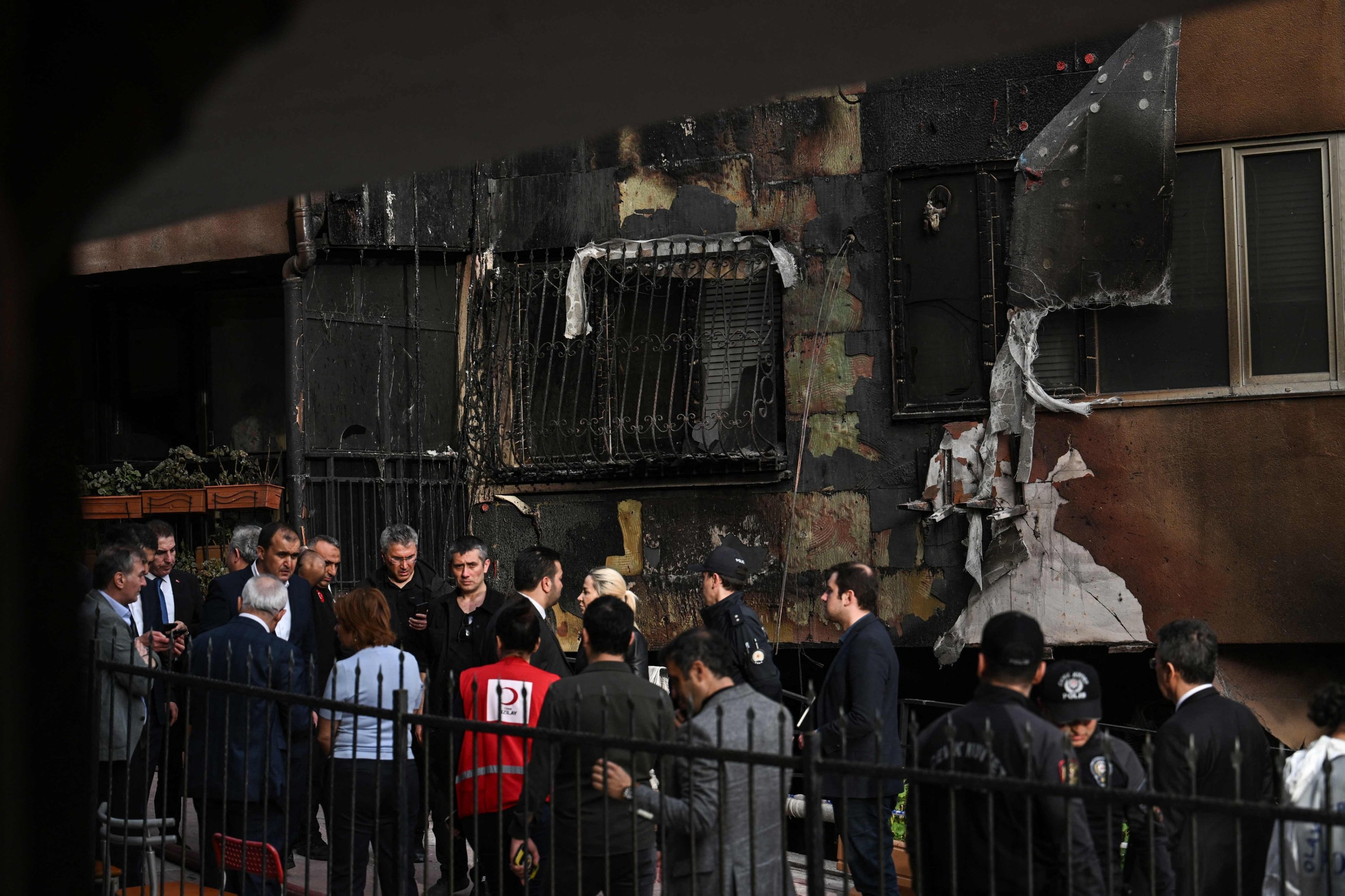 322219 Firefighters intervene at the site of a burnt residential building after a fire broke out, in Istanbul, Türkiye, April 2, 2024. (AFP Photo)