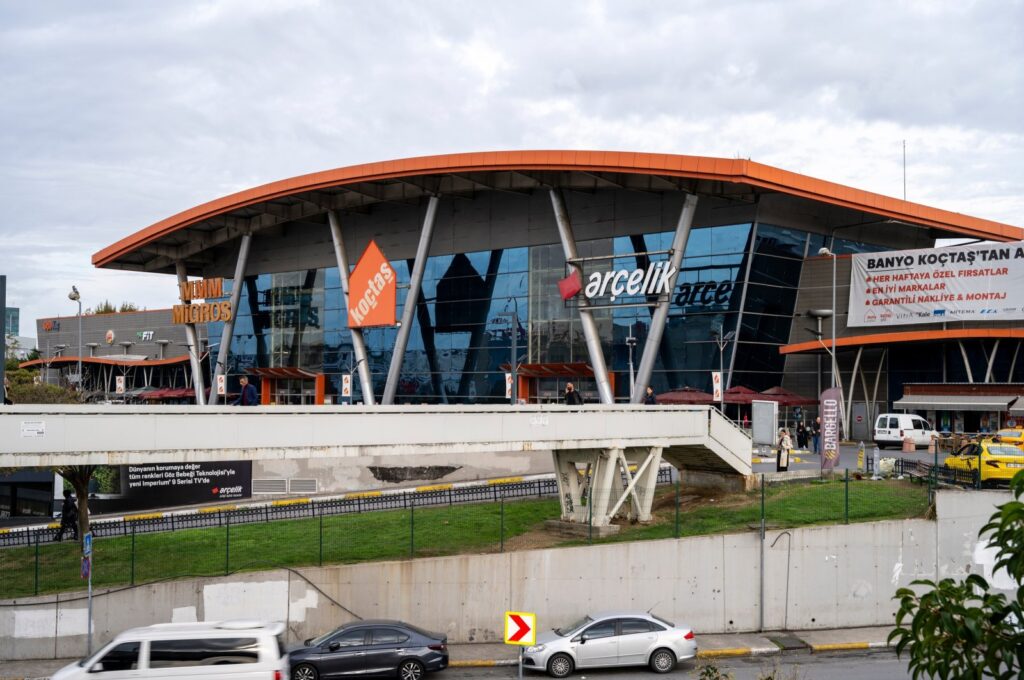 The logo of Arçelik (R) is seen on a shopping mall in Istanbul, Türkiye, Nov. 11, 2023. (Shutterstock Photo)