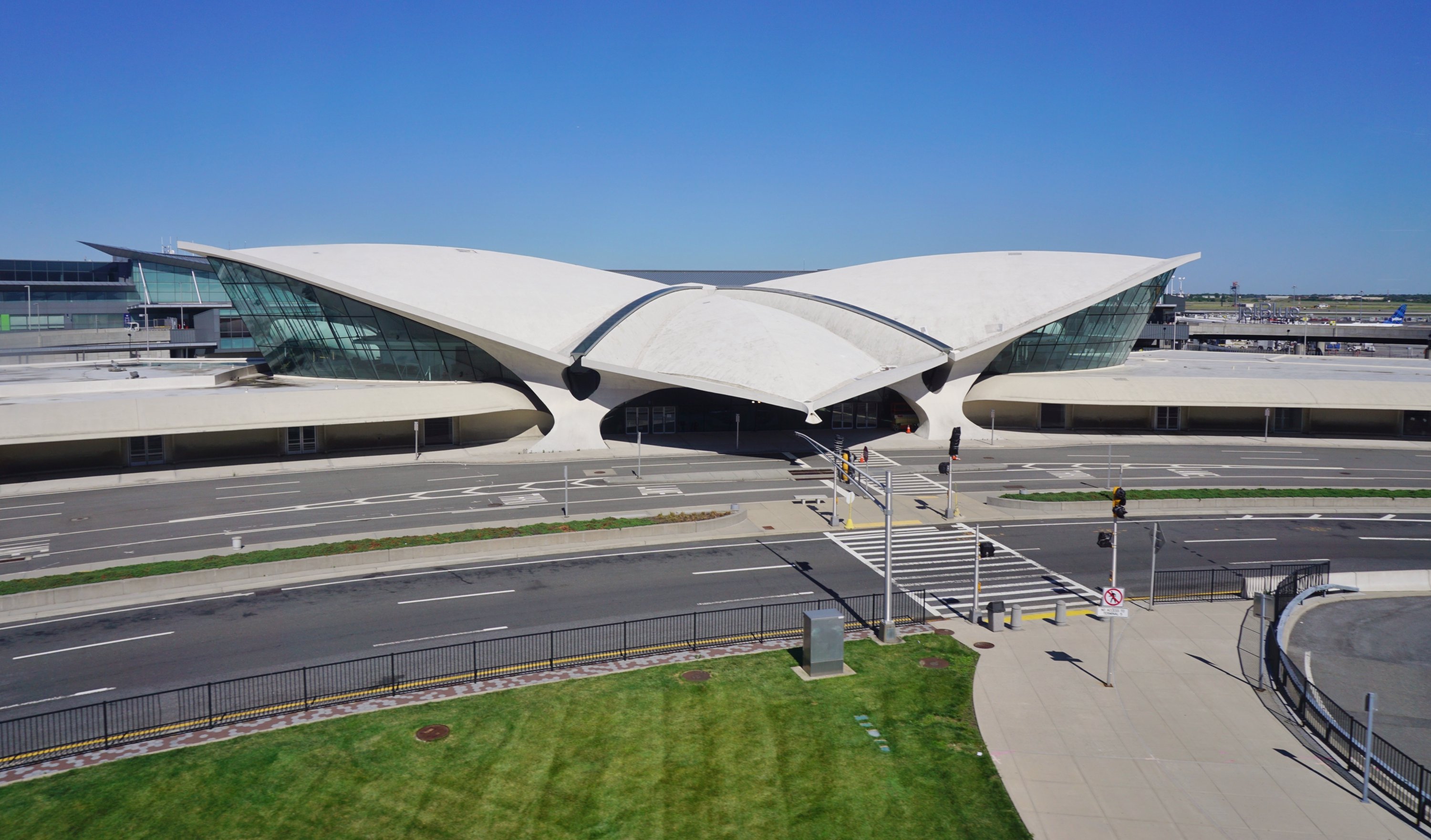 322876 The landmark TWA Flight Center building at John F. Kennedy International Airport (JFK), New York, U.S., June 10, 2016. (Shutterstock Photo)