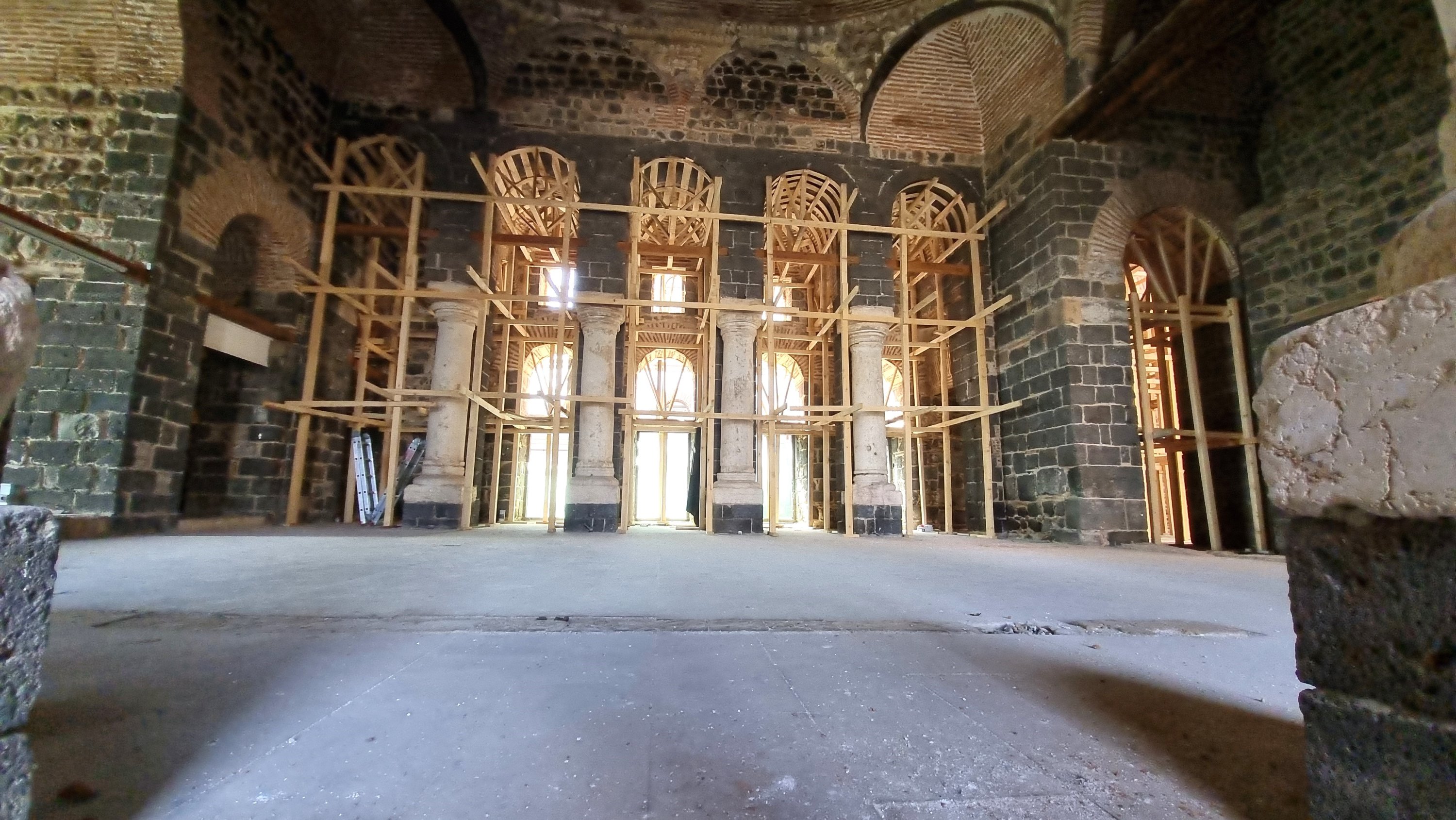 323460 Located in the northeast corner of the historical Içkale settlement in the Sur district, the St. George Church was constructed by the Romans as a governance church 1,600 years ago, Diyarbakır, Türkiye, April 13, 2024. (DHA Photo)