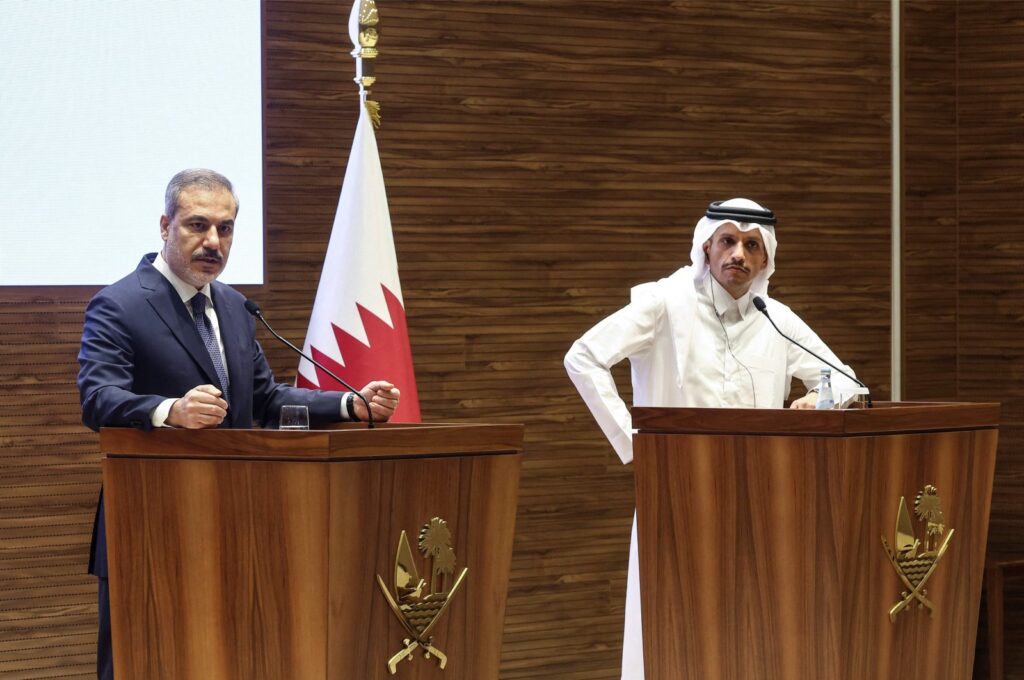 Qatar's Prime Minister and Foreign Minister Sheikh Mohammed bin Abdulrahman Al Thani (R) and Foreign Minister Hakan Fidan give a joint news conference, Doha, Qatar, April 17, 2024. (AFP Photo)
