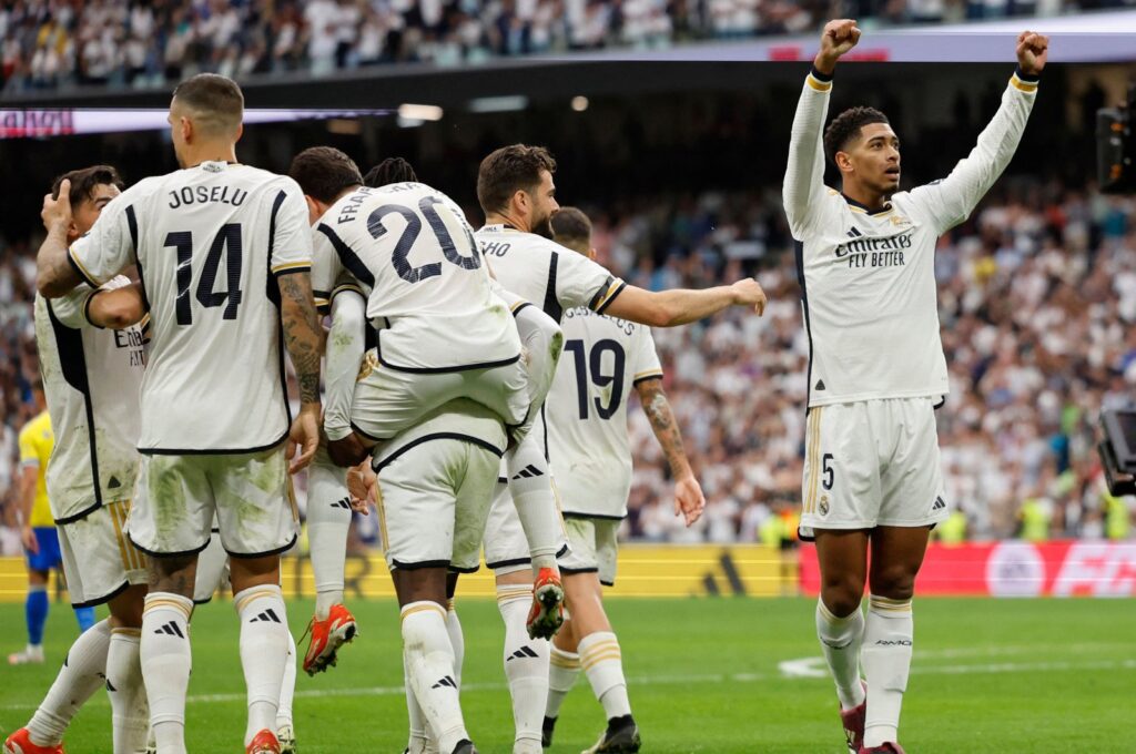 Real Madrid's (R) Jude Bellingham celebrates scoring his team's second goal during the La Liga match against Cadiz at the Santiago Bernabeu stadium, Madrid, Spain, May 4, 2024. (AFP Photo)