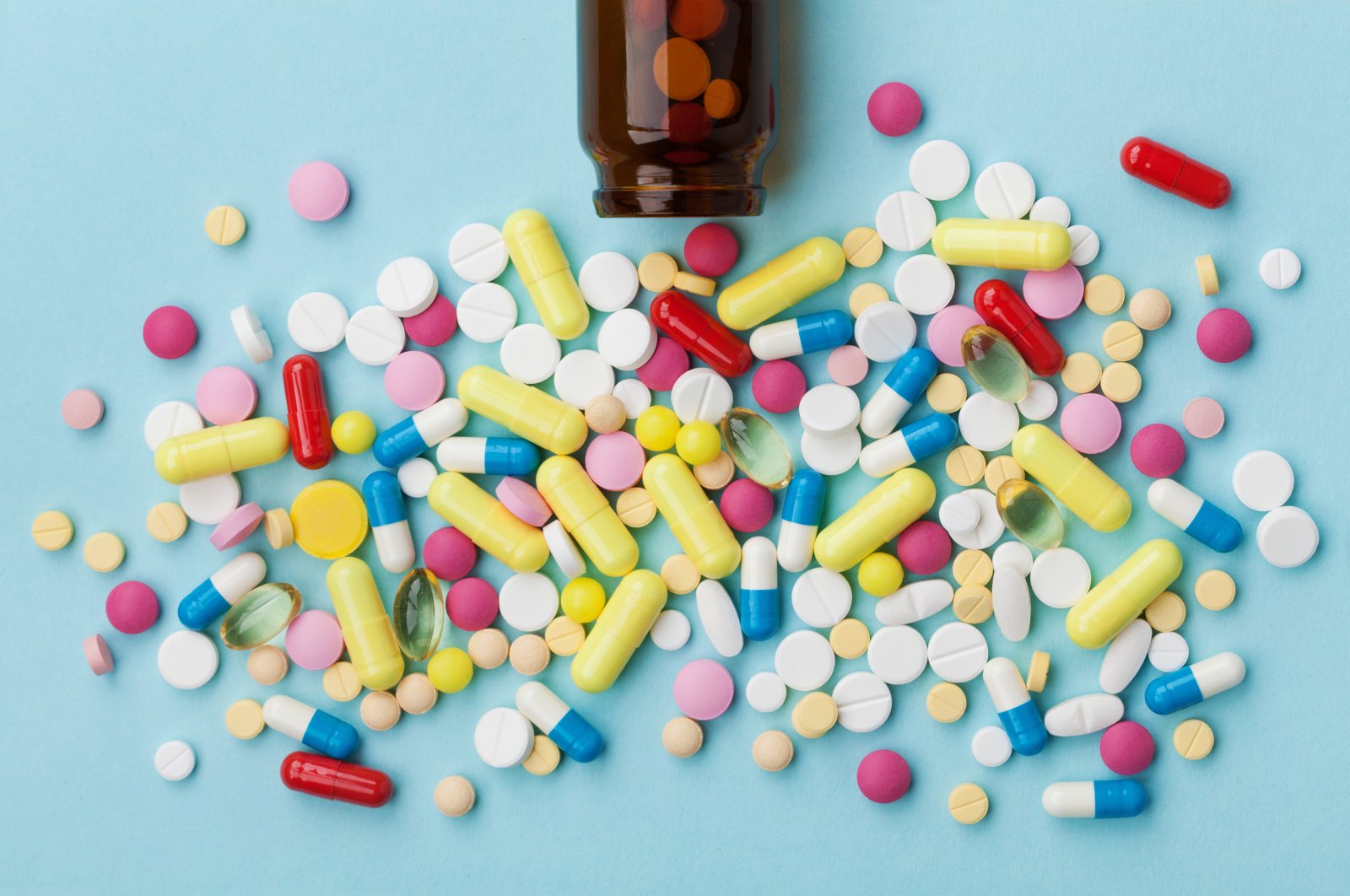"As a result of attempts to restrict a global sector by strict national policies, drug manufacturers and importers, on the one hand, and pharmacies, on the other hand, are experiencing various problems." (Shutterstock Photo)