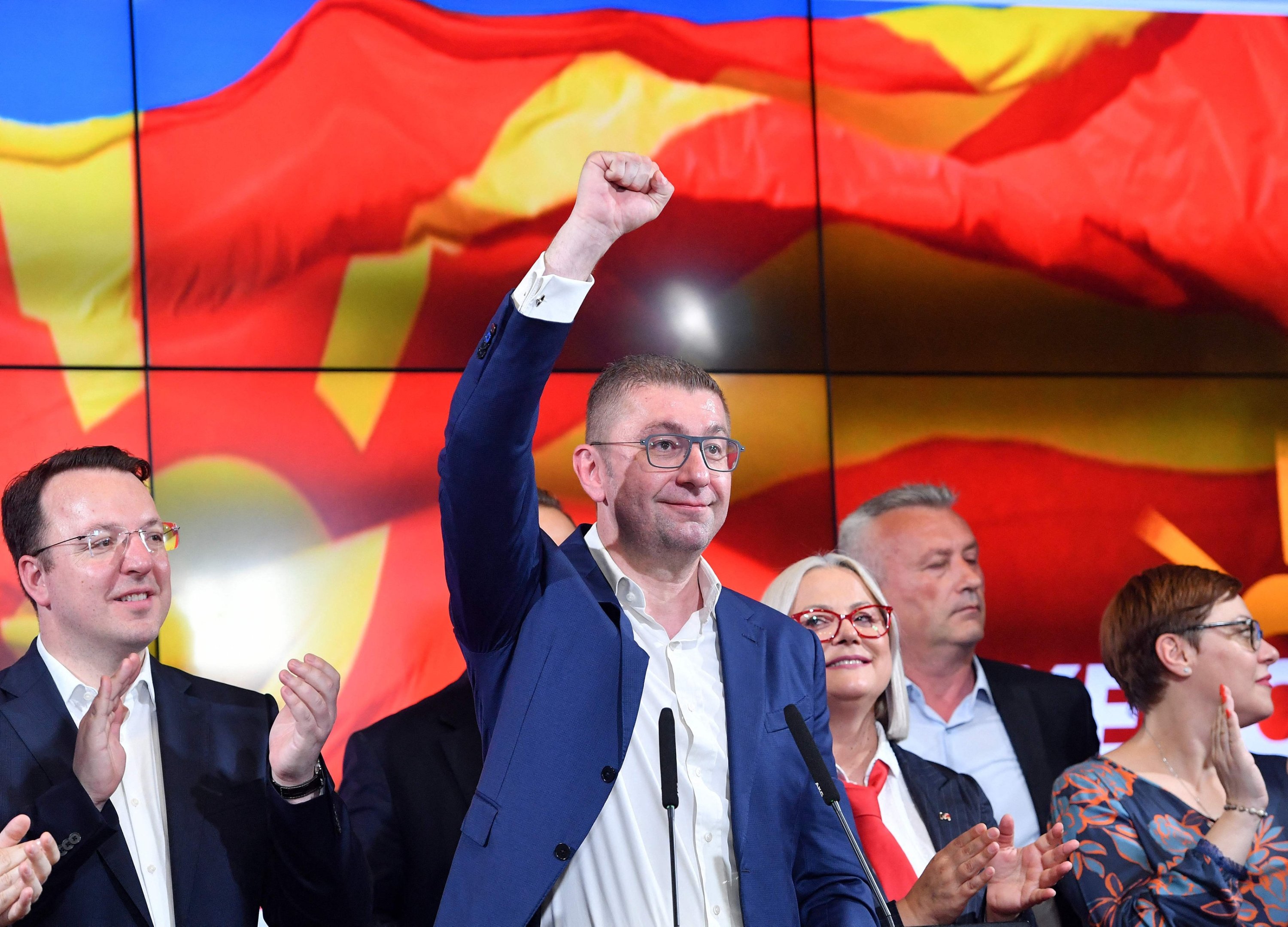 327315 North Macedonia's VMRO-DPMNE party leader Hristijan Mickoski (C) waves during a press conference amid parliamentary and presidential elections in Skopje, North Macedonia, May 8, 2024. (AFP Photo)