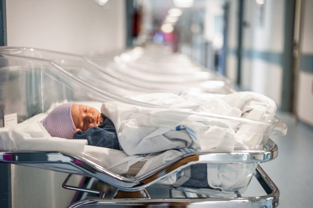 Türkiye recorded 958,408 live births last year, with a slight majority being boys at 51.3%. (Shutterstock Photo)