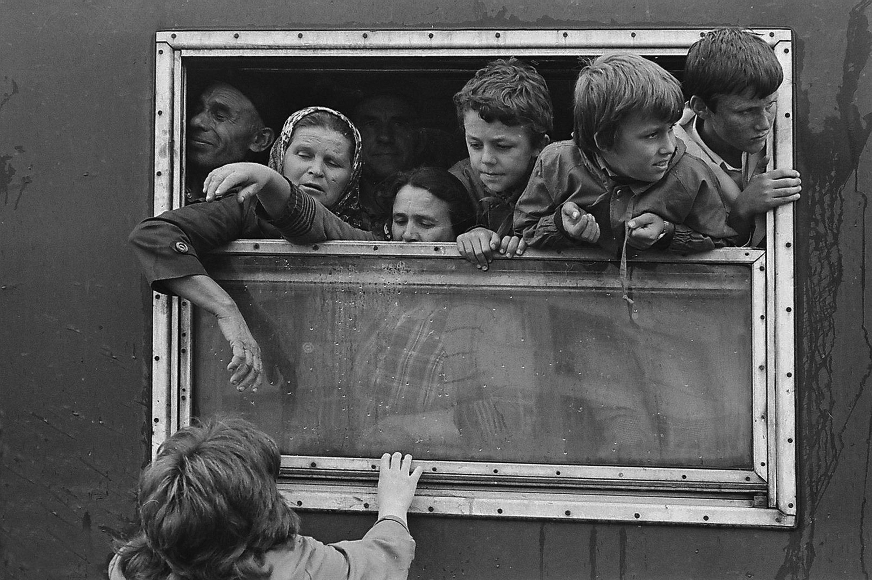 331512 This picture from photographer Behiç Günalan's collection shows forcefully expelled Bulgarian Turks on a train headed for the Kapıkule border gate in the mid 1980s, northwestern Edirne province, Türkiye, May 29, 2024. (AA Photo)