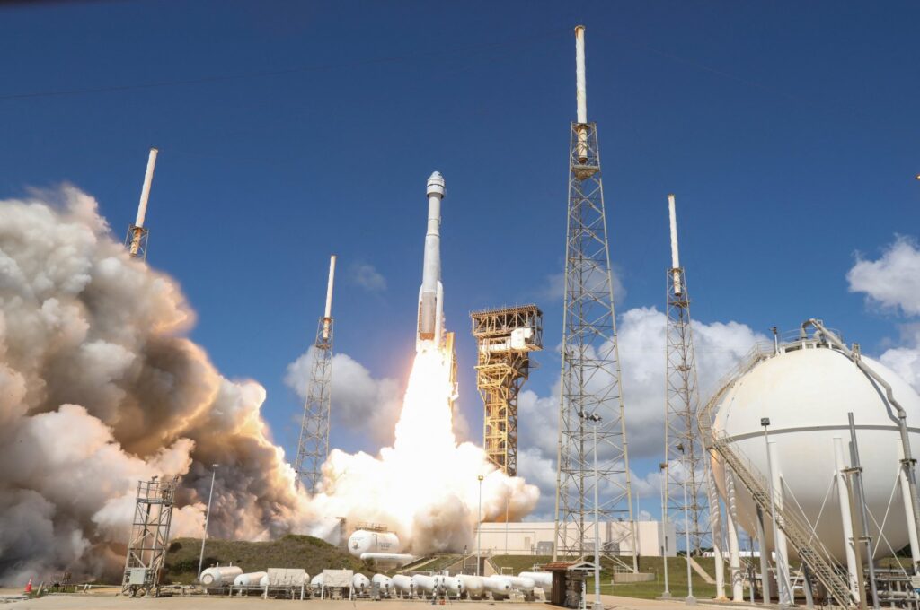 A rocket carrying two astronauts aboard Boeing's Starliner-1 Crew Flight Test (CFT) is launched on a mission to the International Space Station in Cape Canaveral, Florida, U.S., June 5, 2024. (Reuters Photo)