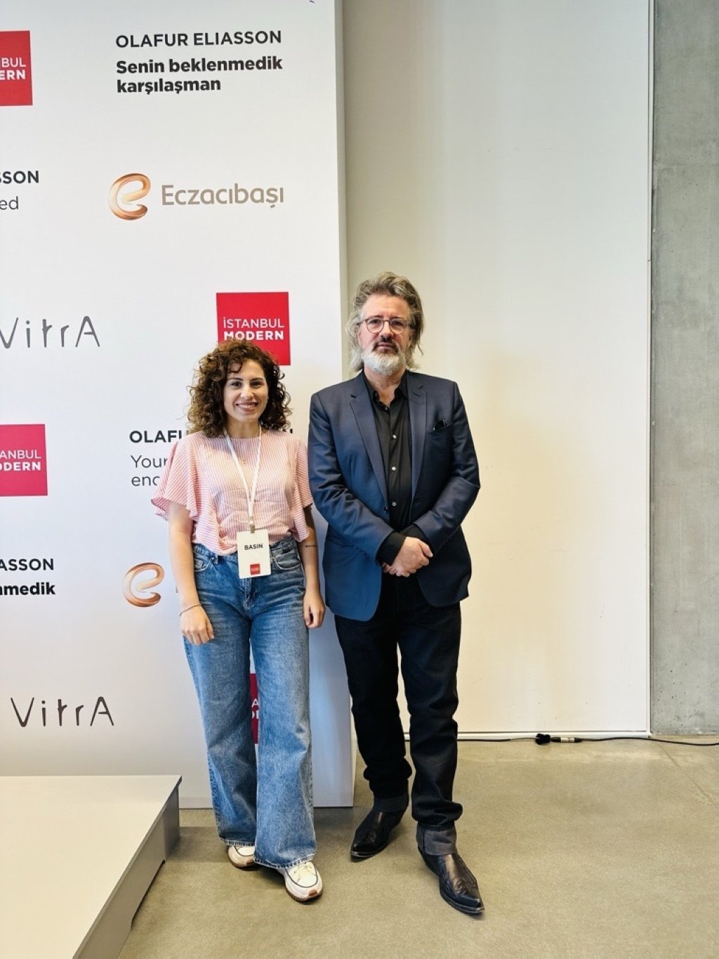 331666 Icelandic-Danish artist Olafur Eliasson and Daily Sabah's Buse Keskin pose during the press preview, Istanbul, Türkiye, June 6, 2024. (Photo by Buse Keskin)