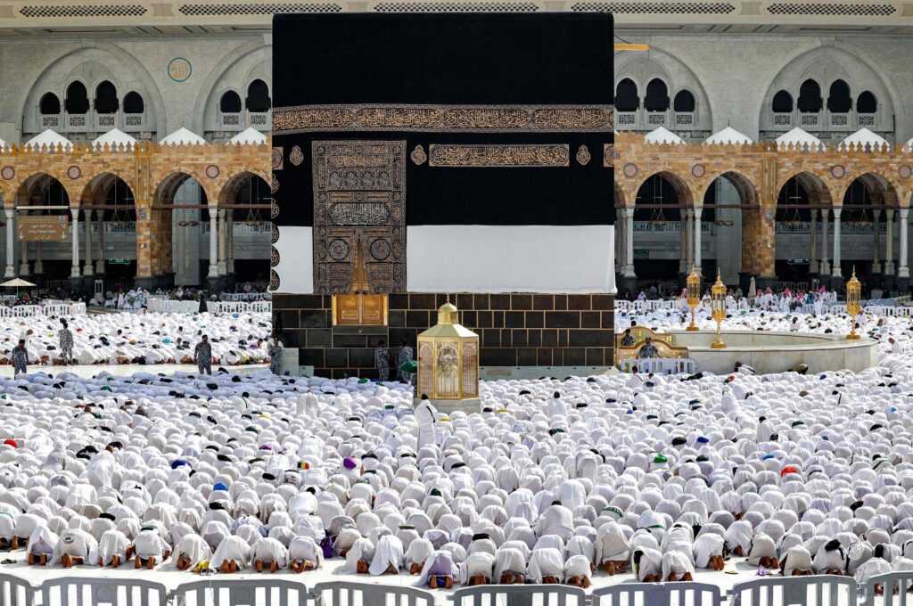 Muslim worshippers pray around the Kaaba, Islam's holiest shrine, at the Grand Mosque in the holy city of Mecca, Saudi Arabia, June 4, 2024. (AFP Photo)