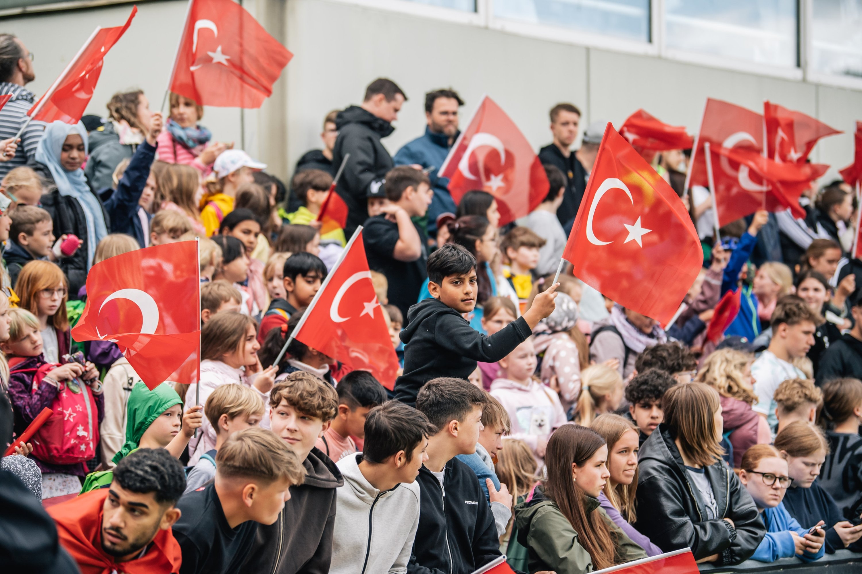 332606 Fans cheer at Turkish national football team players during an open training session at the August-Wenzel Stadium, Hannover, Germany, June 12, 2024. (AA Photo)