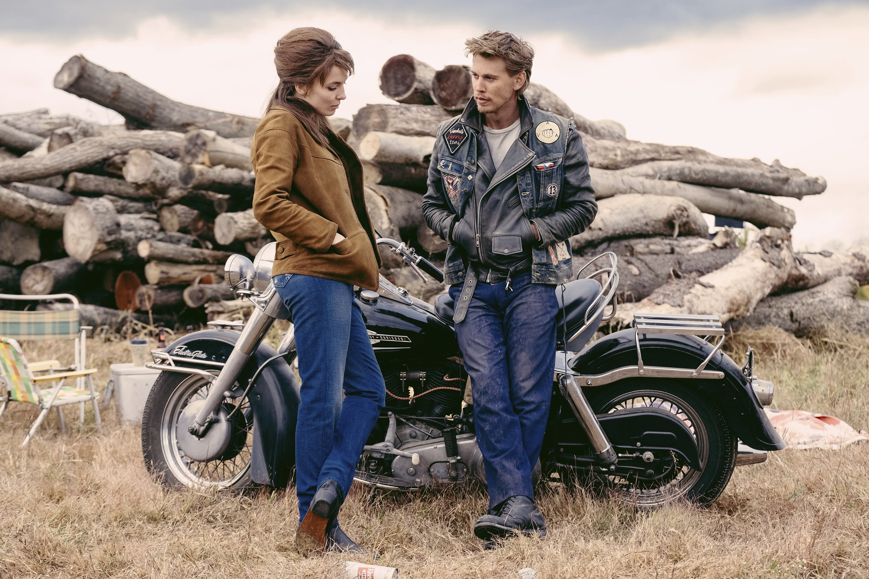 333334 This image released by Focus Features shows Jodie Comer (L) and Austin Butler in a scene from
