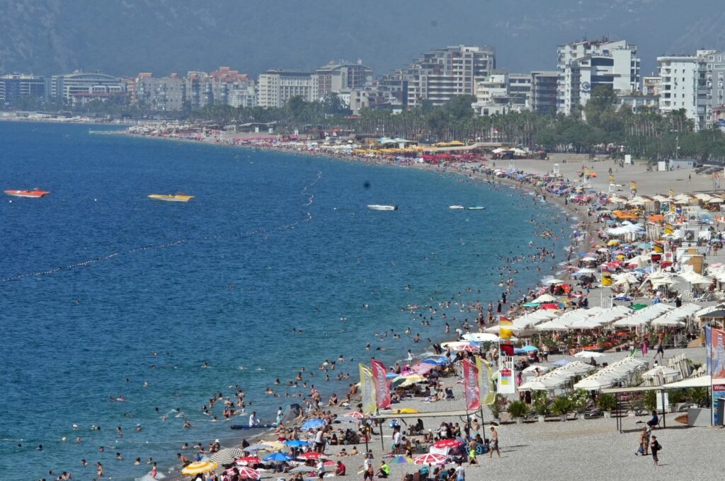 People are seen at a beach in Antalya, southern Türkiye, June 16, 2024. (IHA Photo)