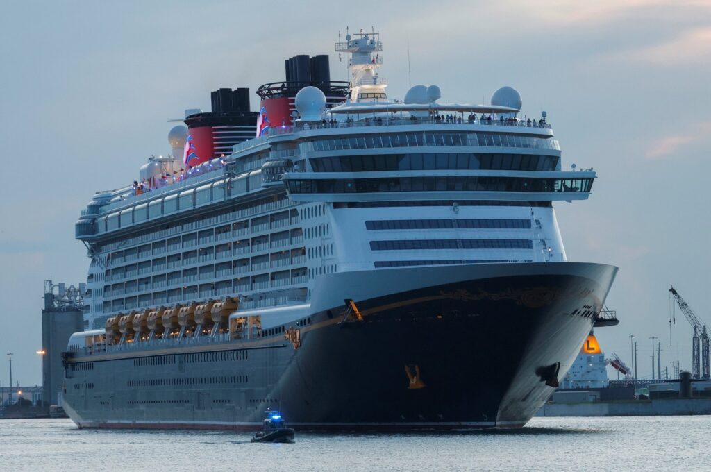 Disney Dream, a Disney Cruise Lines' ship, sails to the Bahamas on the first Disney cruise for paying customers since they were stopped during the coronavirus pandemic, Port Canaveral, Florida, U.S., Aug. 9, 2021. (Reuters Photo)
