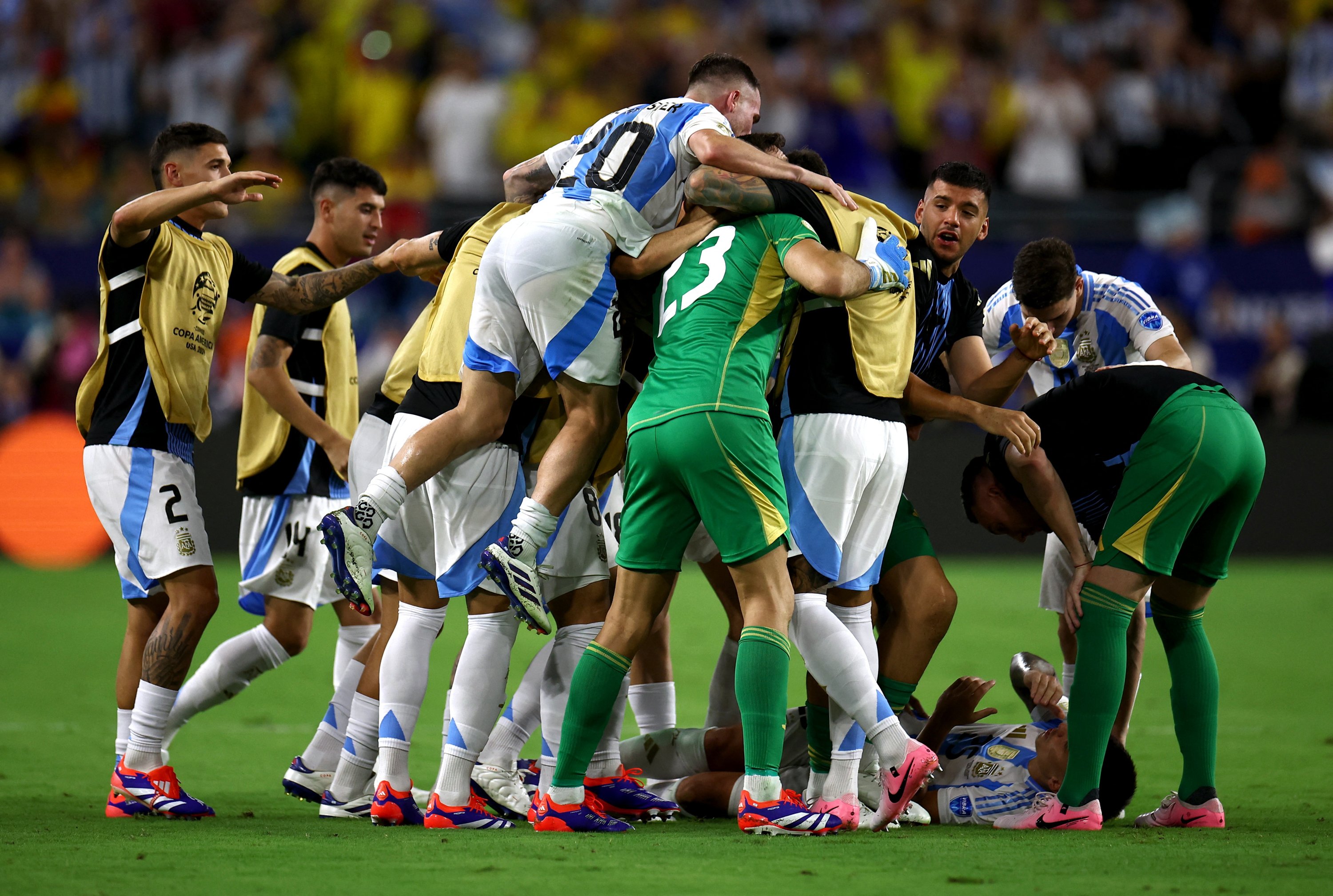 336769 Argentina players celebrate Lautaro Martinez's goal during the Copa America final match against ColombiaSOCCER-COPA-ARG-COL/REPORT
Soccer Football - Copa America 2024 - Final - Argentina v Colombia at the Hard Rock Stadium, Miami, Florida, U.S., July 14, 2024. (Reuters Photo)