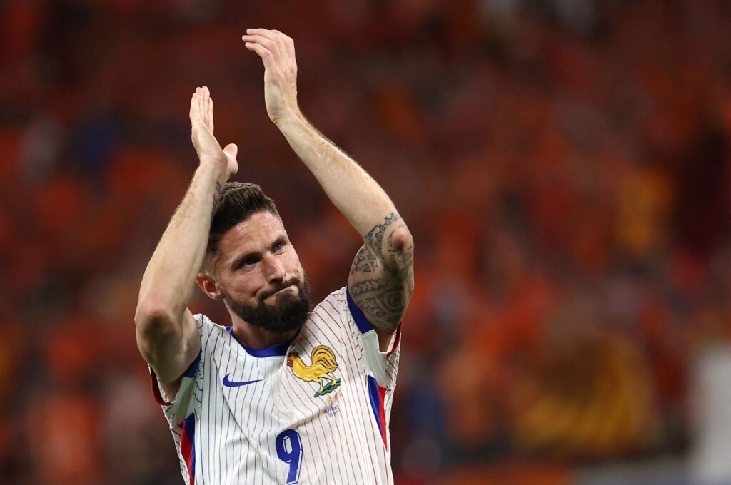 France's Olivier Giroud applauds after a draw in the UEFA Euro 2024 Group D football match between the Netherlands and France at the Leipzig Stadium, Leipzig, Germany, June 21, 2024. (AFP Photo)