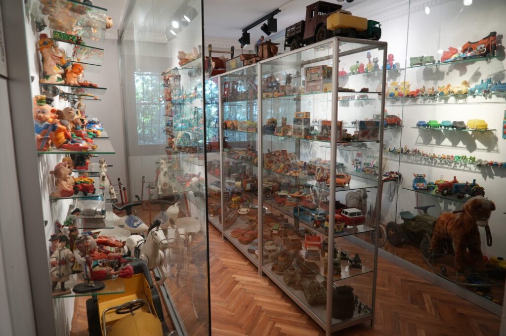 The artifacts exhibited at the museum in Istanbul, Türkiye, Aug. 25, 2024. (IHA Photo)