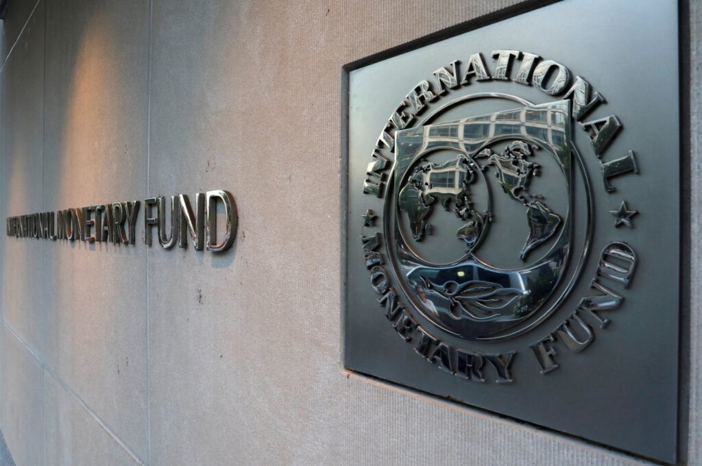The International Monetary Fund (IMF) logo is seen outside its headquarters, Washington D.C., U.S., Sept. 4, 2018. (Reuters Photo)