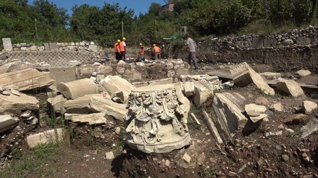 Recent excavations have revealed a marble-columned structure damaged by earthquakes and floods 1,600 years ago in Bartın, Türkiye, Aug. 29, 2024. (İHA Photo)