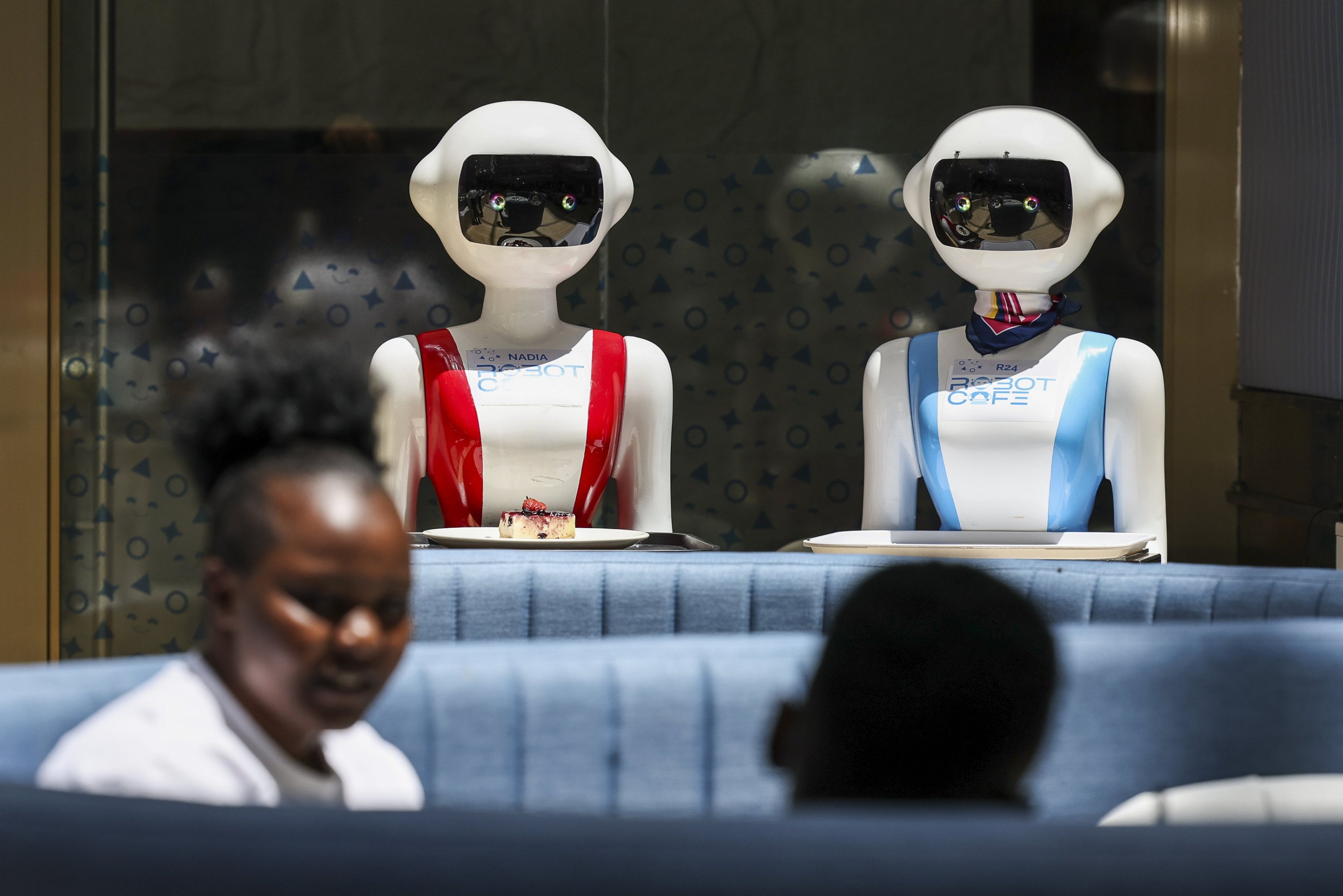 343873 Robotic waiters are on standby waiting to serve customers at the Robot Cafe, Kileleshwa, Nairobi, Kenya, Aug. 29, 2024. (EPA Photo)