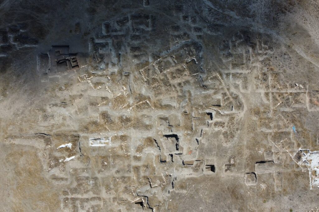 An aerial view of Küllüoba Mound, an archaeological site revealing ancient Bronze Age burial rituals, Eskişehir, Türkiye, Sept. 1, 2024. (AA Photo)