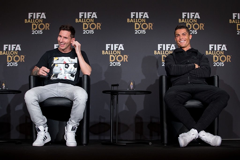FIFA Ballon d'Or nominees Lionel Messi (L) and Cristiano Ronaldo attend a press conference prior to the FIFA Ballon d'Or Gala 2015 at the Kongresshaus, Zurich, Switzerland, Jan. 11, 2016. (Getty Images Photo)