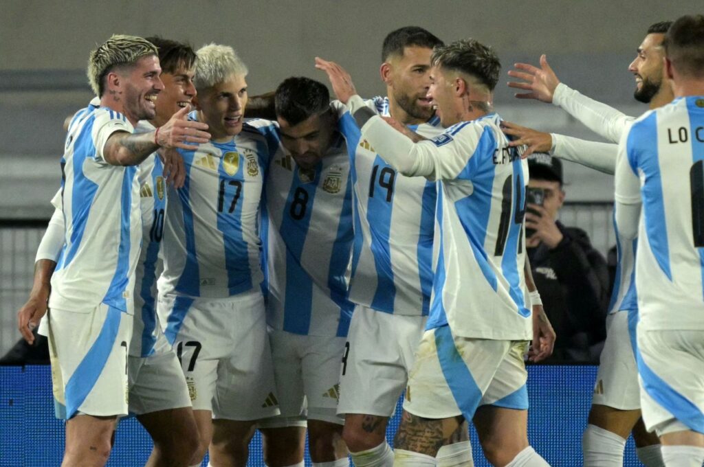 Argentina's midfielder Paulo Dybala (2nd L) celebrates with teammates after scoring during the 2026 FIFA World Cup South American qualifiers football match between Argentina and Chile at the Mas Monumental stadium, Buenos Aires, Argentina, Sept. 5, 2024. (AFP Photo)